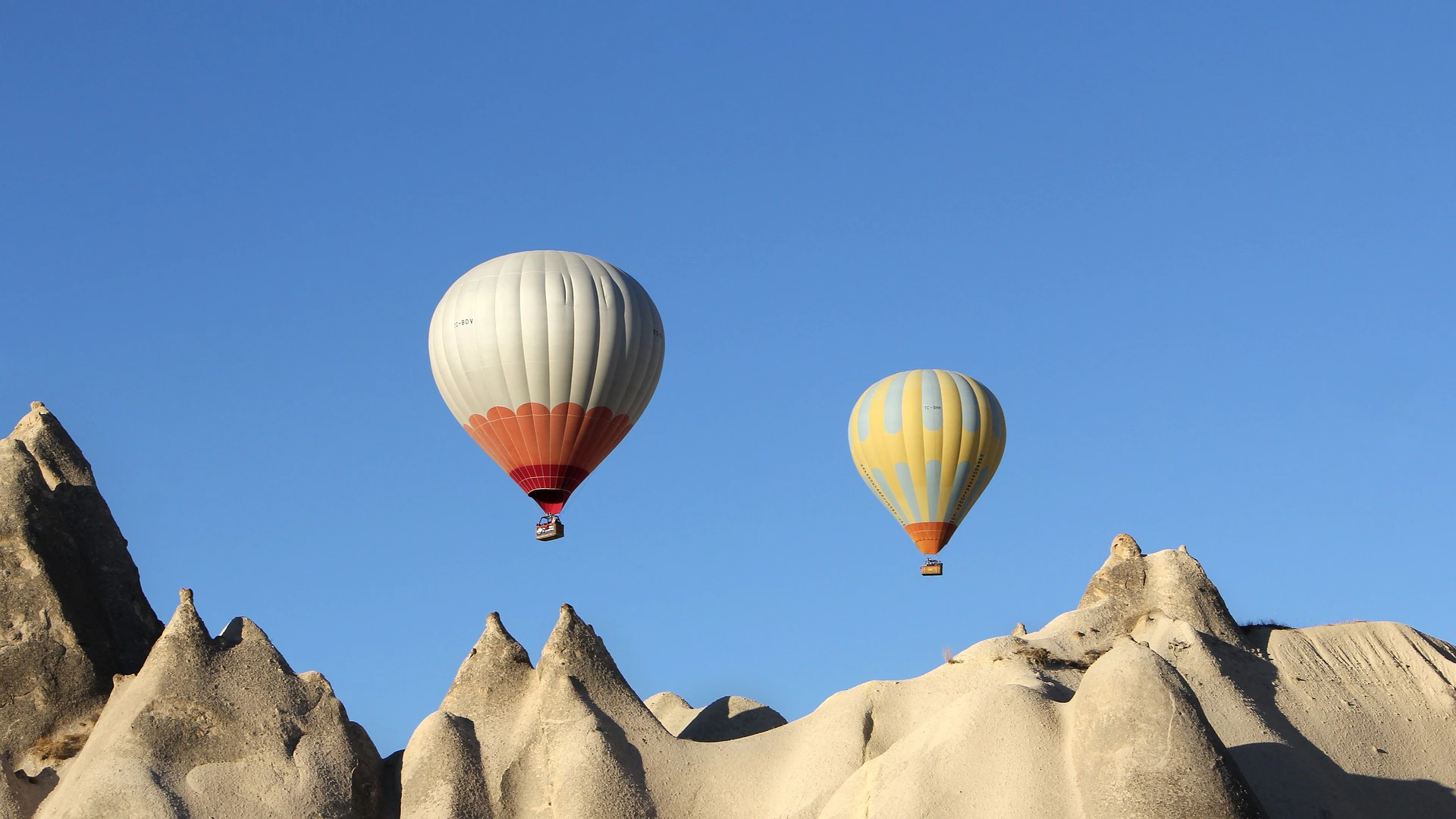 hot-air-balloons-g594518b26_1920